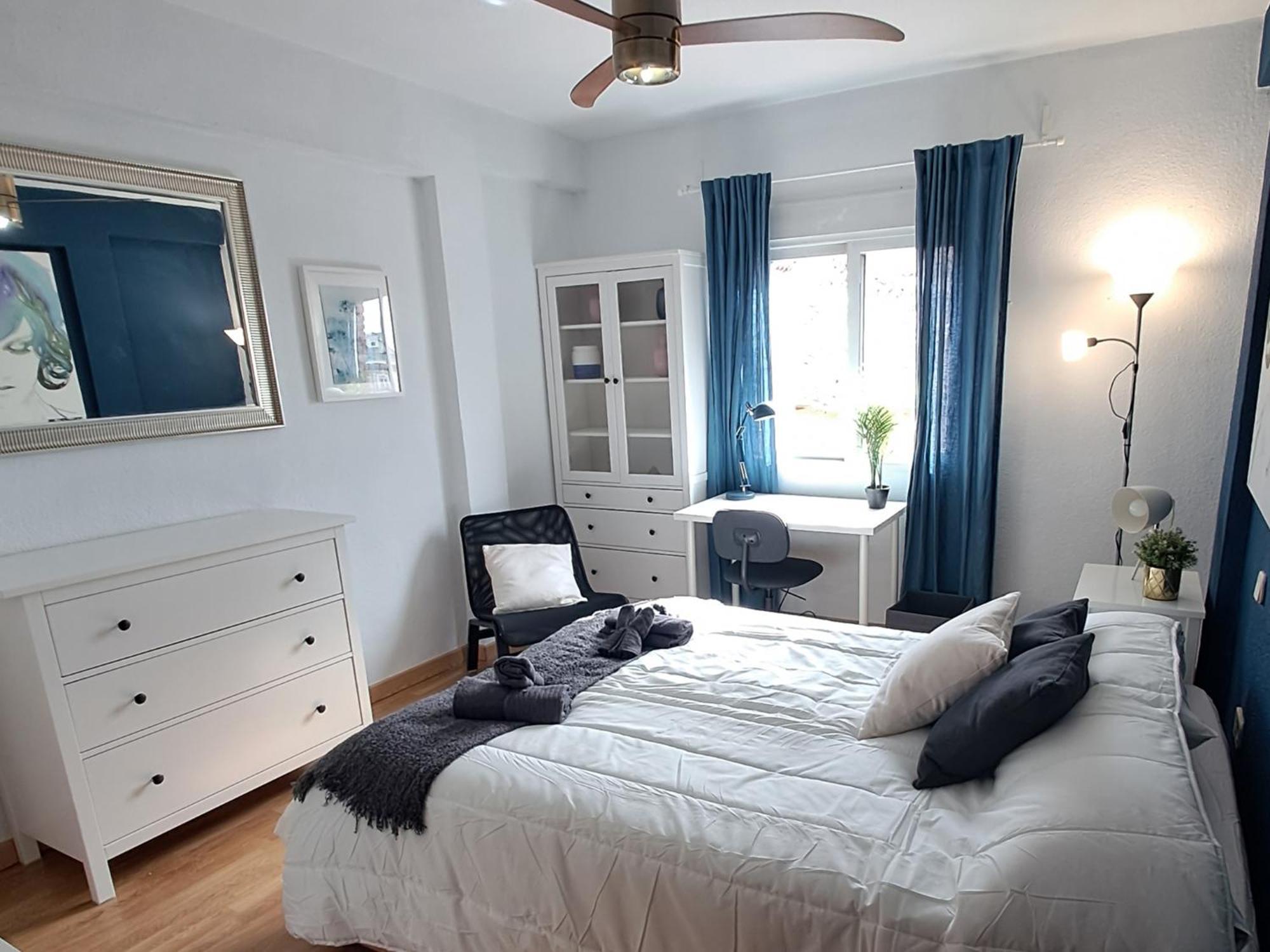 In - Private For Rent In Calle De San Bernabe Pensión *